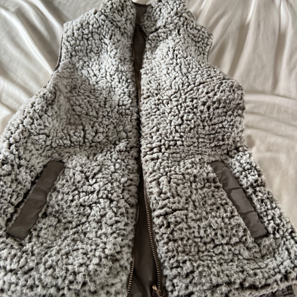 Reversible Vest - Picture 3 of 4